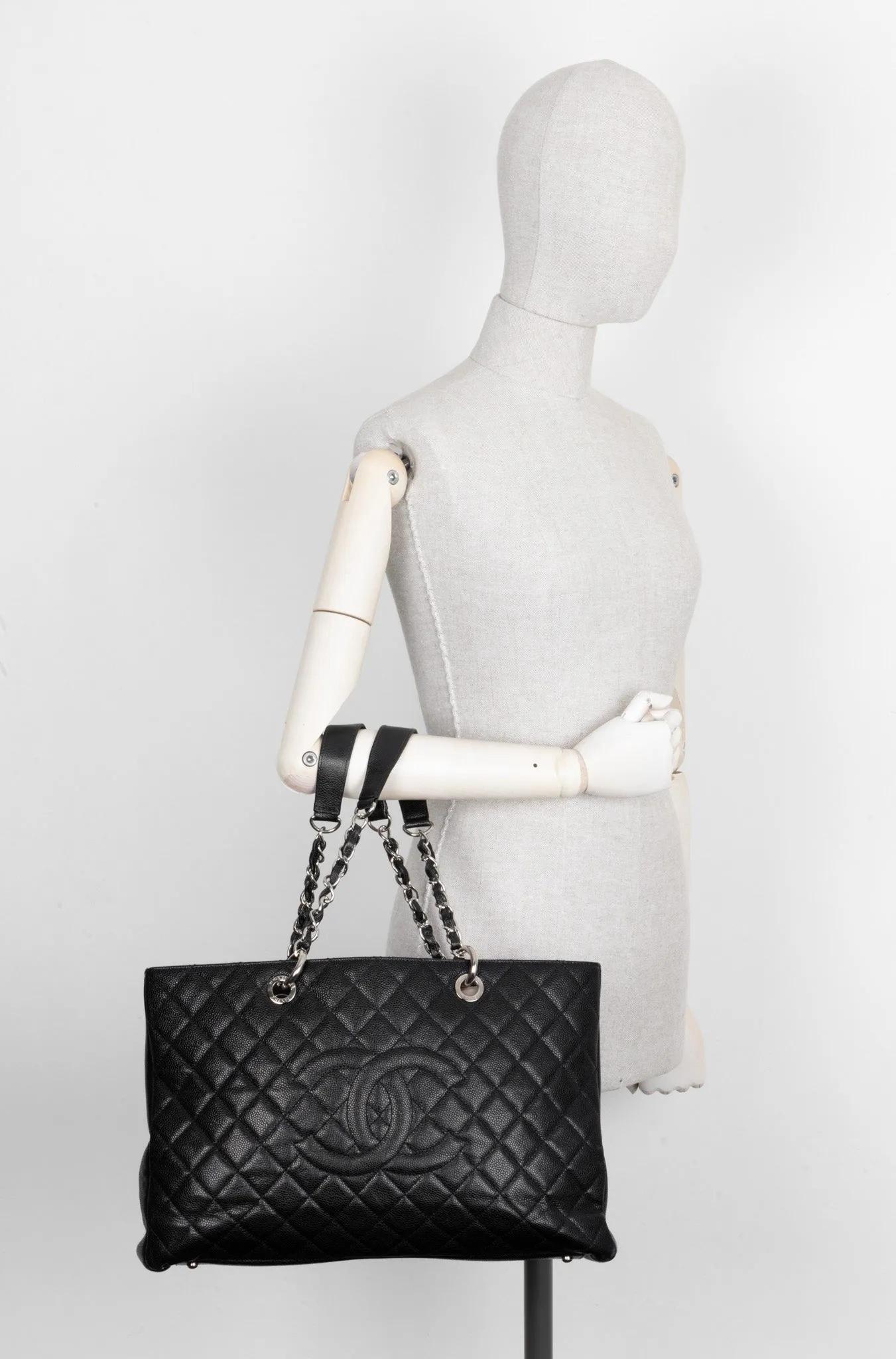 CHANEL GST XL Tote Bag Caviar Black
