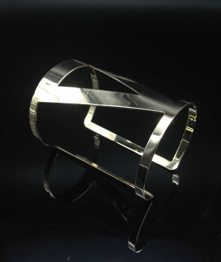 Elegant Vienna Verve Alloy Bracelet with Unique Design