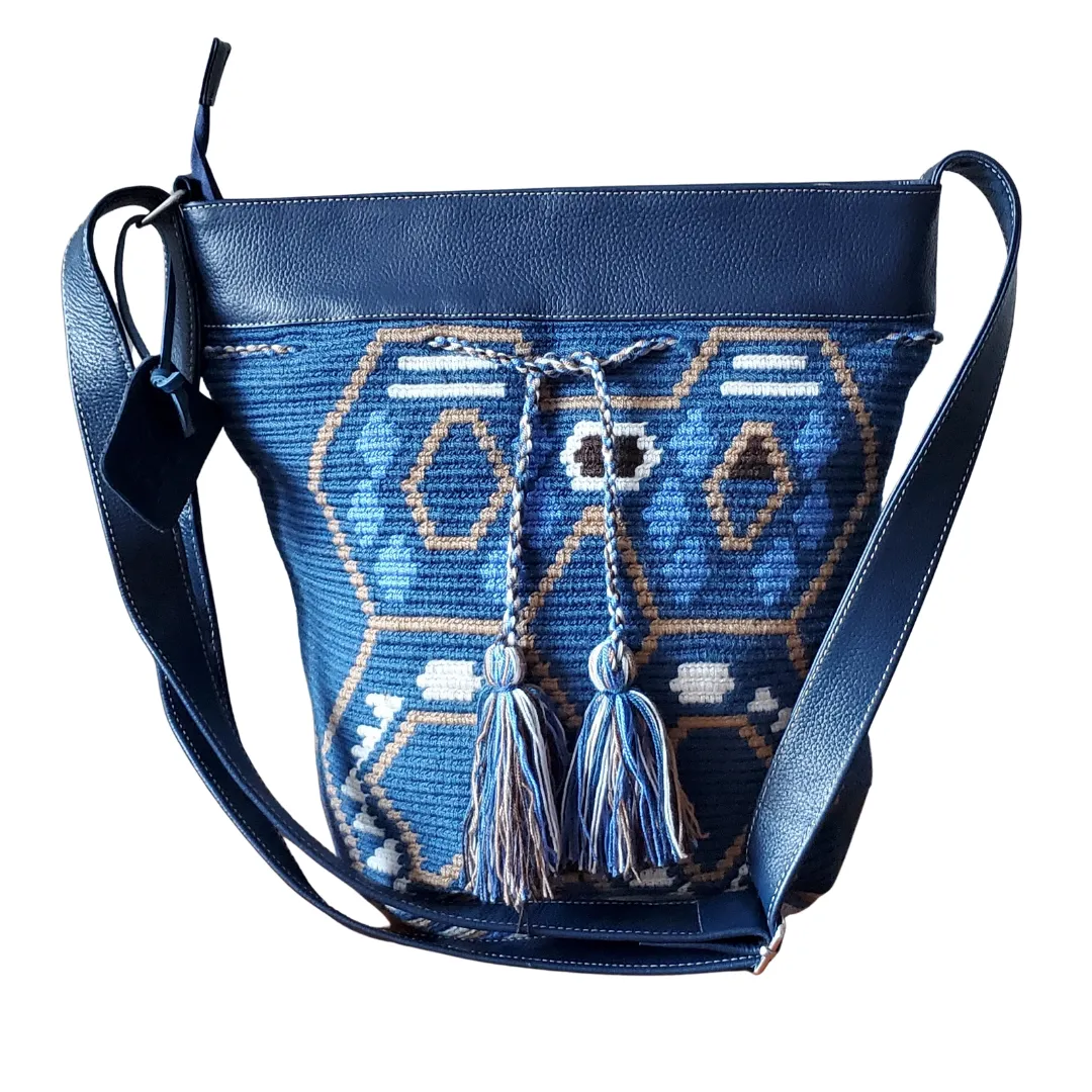 Elegant Wayuu Bag with Leather Drawstring