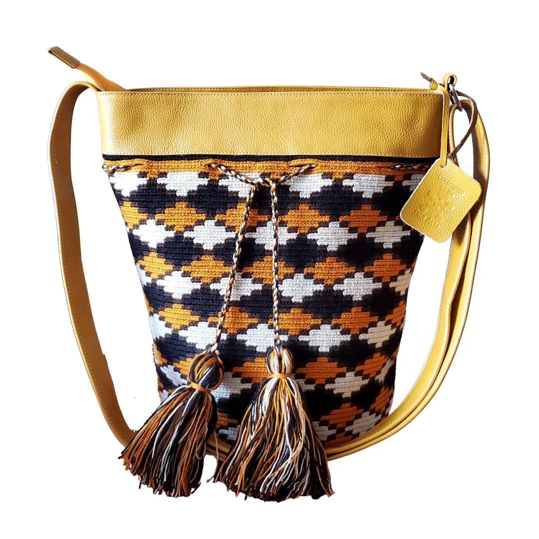 Elegant Wayuu Bag with Leather Drawstring