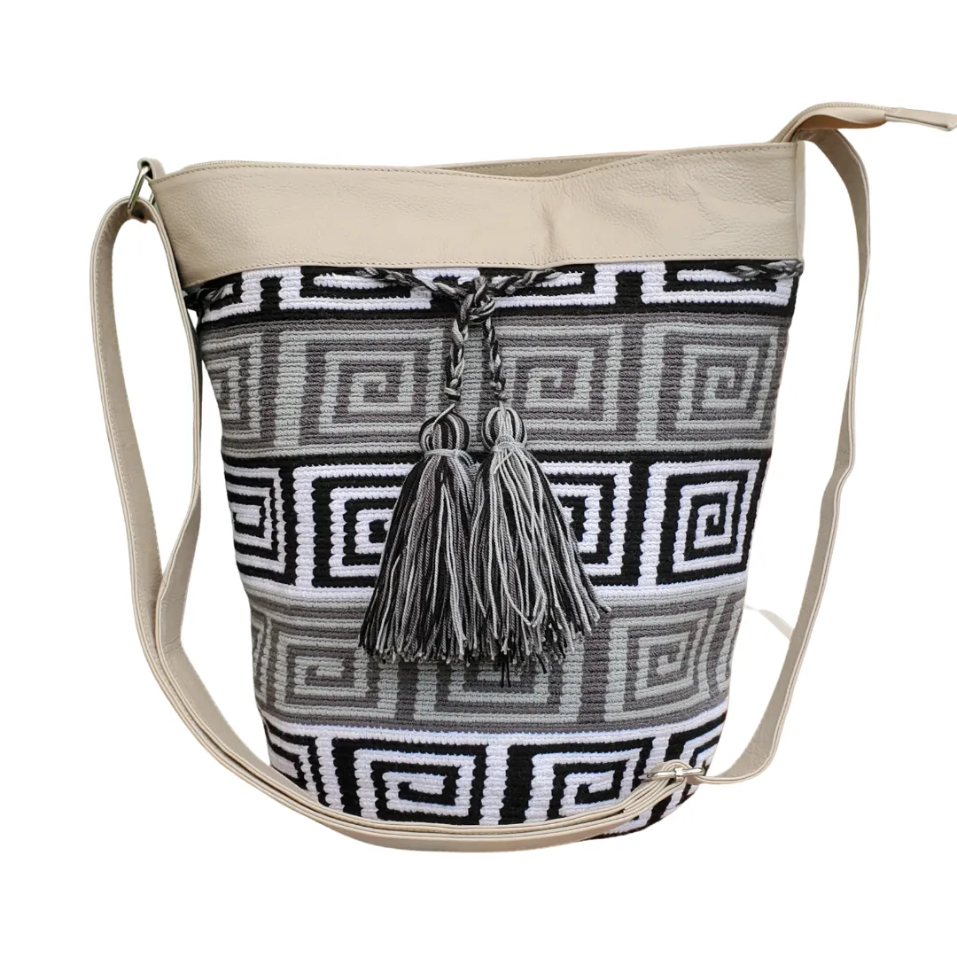 Elegant Wayuu Bag with Leather Drawstring