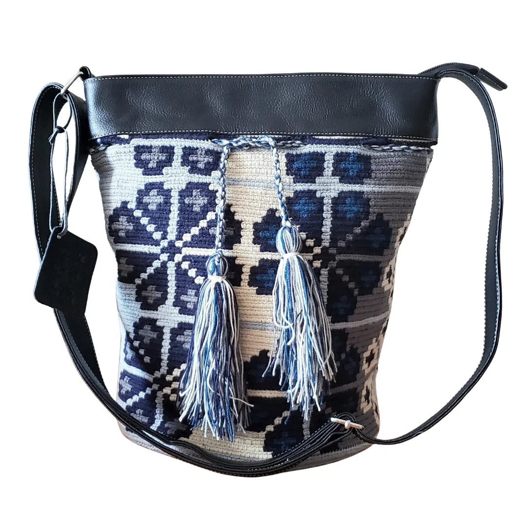 Elegant Wayuu Bag with Leather Drawstring