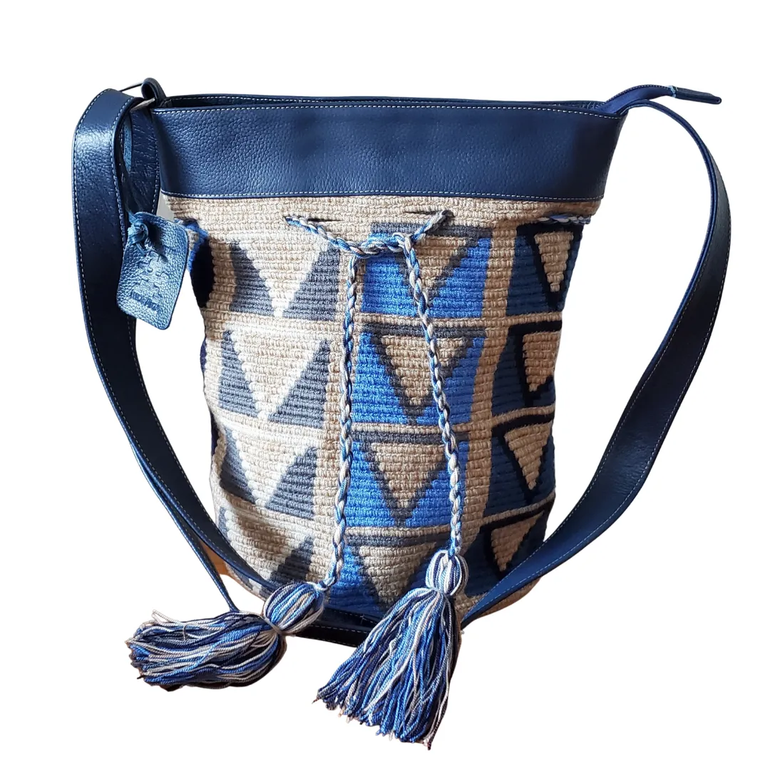 Elegant Wayuu Bag with Leather Drawstring