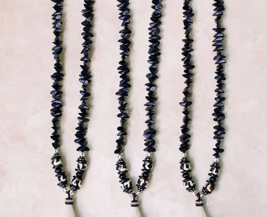 THE AUTUMN NECKLACE